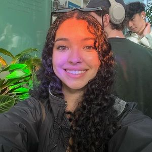 Meet your Posher, Fania